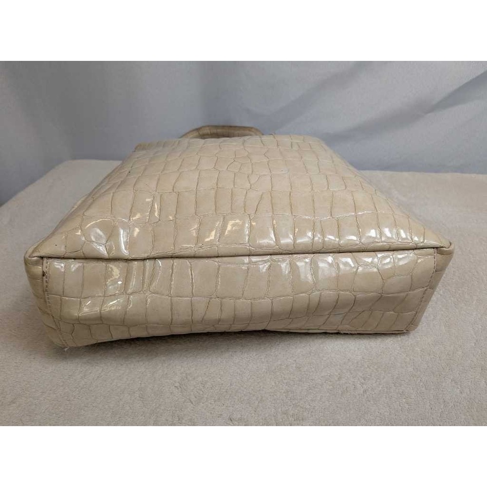 Liz Claiborne Cream Crocodile Embossed Patent Leather Shoulder Handbag - Picture 5 of 11